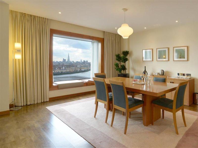Canary Riverside Plaza Hotel London Eksteriør bilde A dining room