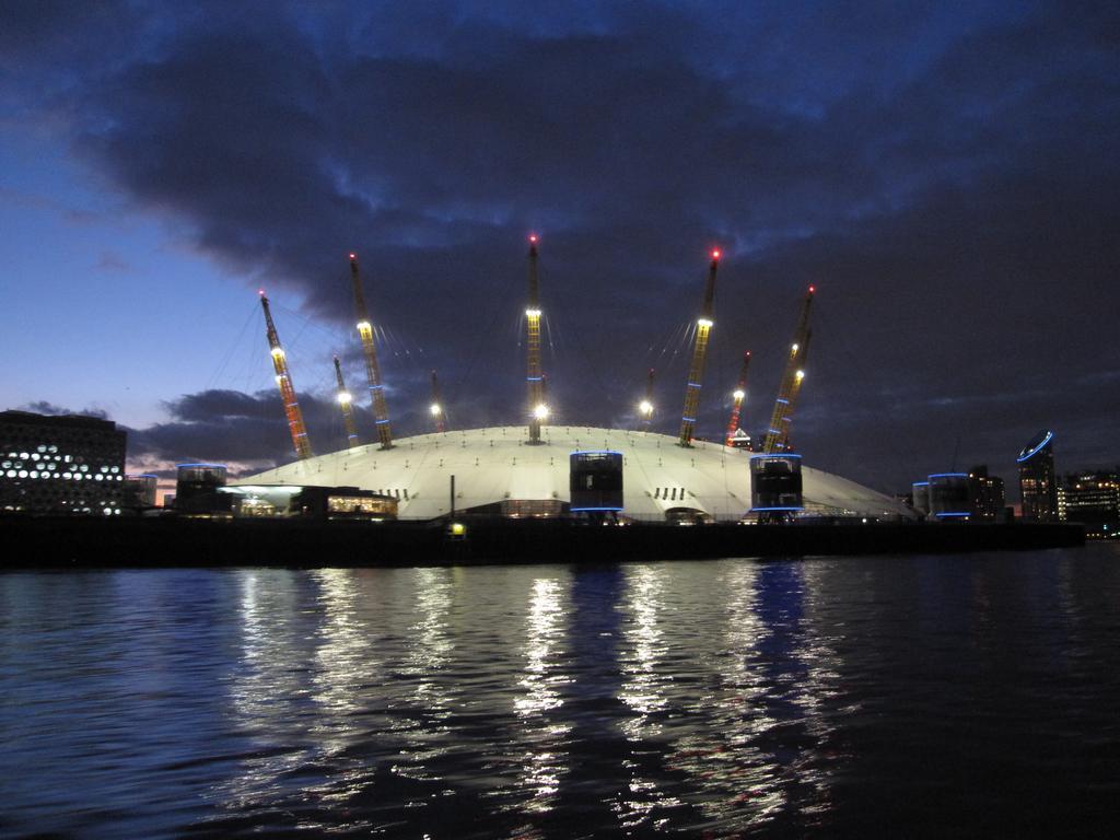 Canary Riverside Plaza Hotel London Eksteriør bilde The O2, London