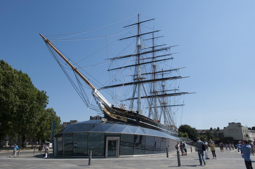 Canary Riverside Plaza Hotel London Eksteriør bilde The Cutty Sark at Greenwich