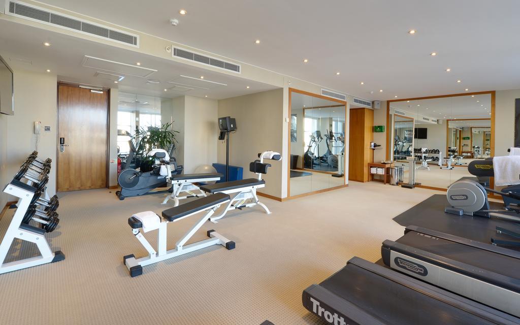 Canary Riverside Plaza Hotel London Eksteriør bilde The gym at the 100 Queen's Gate