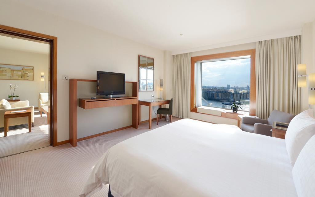 Canary Riverside Plaza Hotel London Eksteriør bilde A room at the InterContinental London - The O2