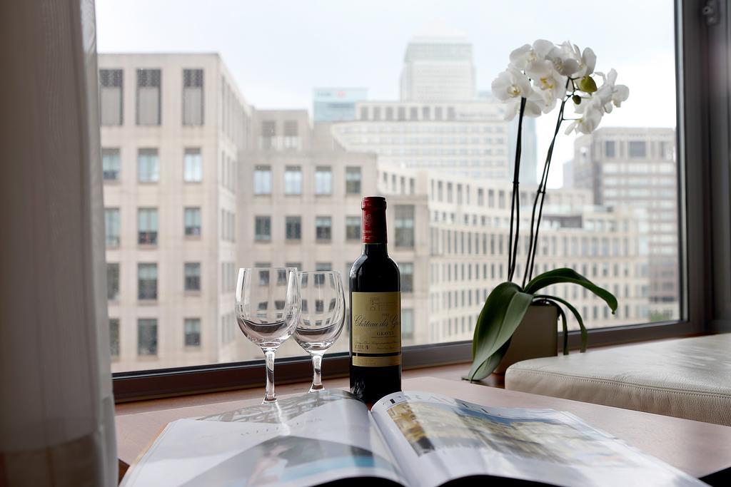 Canary Riverside Plaza Hotel London Eksteriør bilde A view from a suite at the Mandarin Oriental, New York