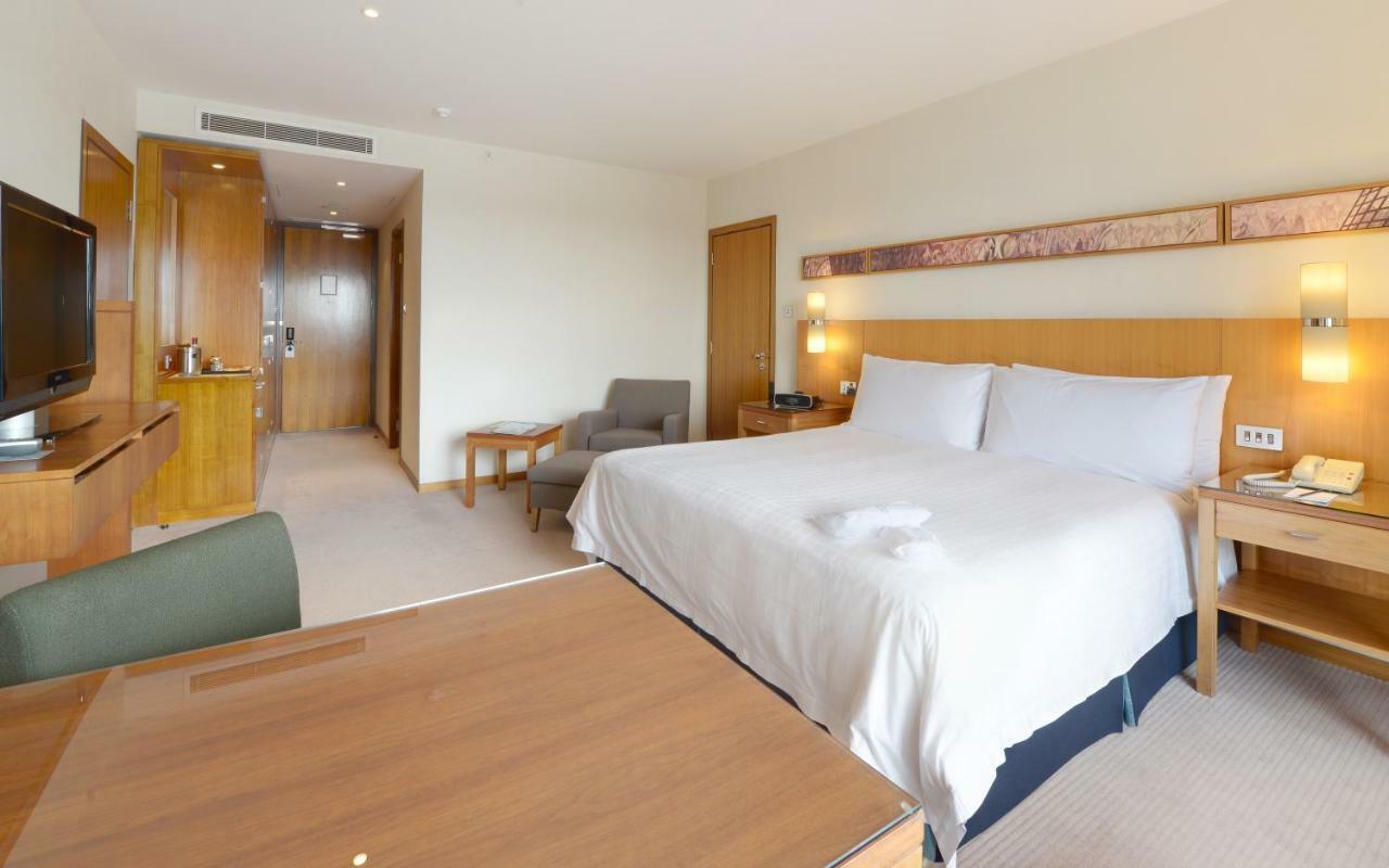 Canary Riverside Plaza Hotel London Eksteriør bilde A room at the hotel